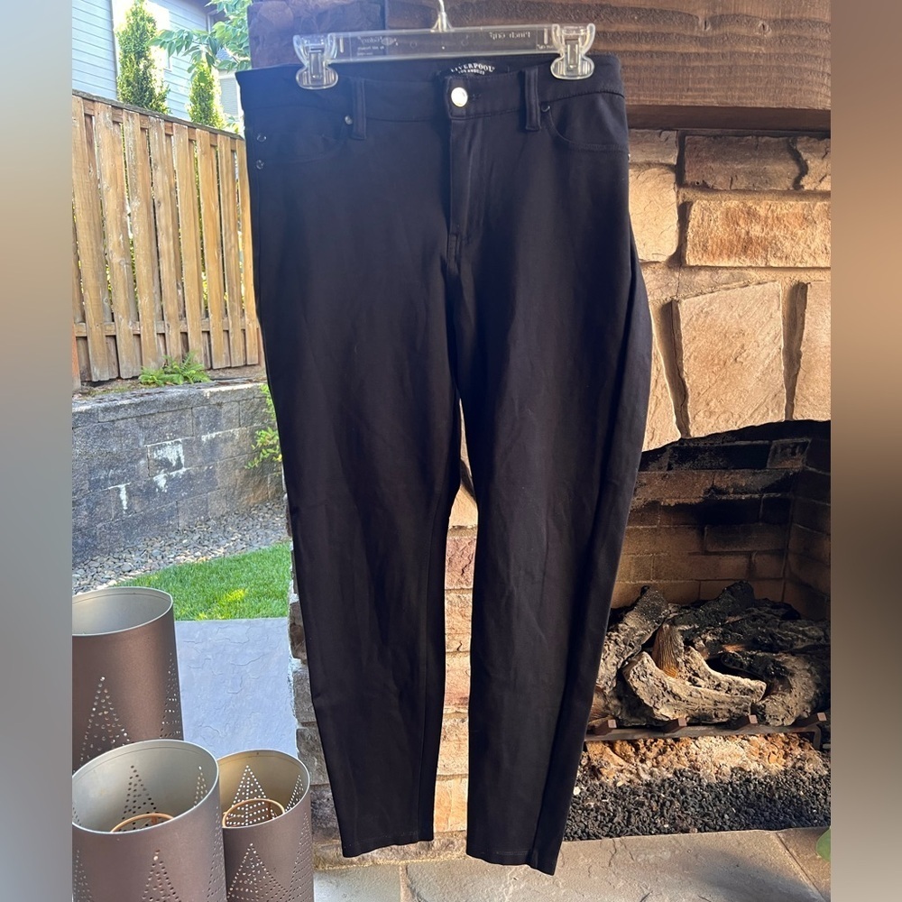Liverpool  Stretch Skinny Black Leggings Size 12/31